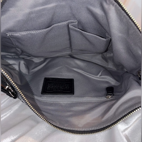 Vintage Authentic 2009 Coach Soho Signature Hobo + Patent Leather -F13740 🖤 - Picture 7 of 9